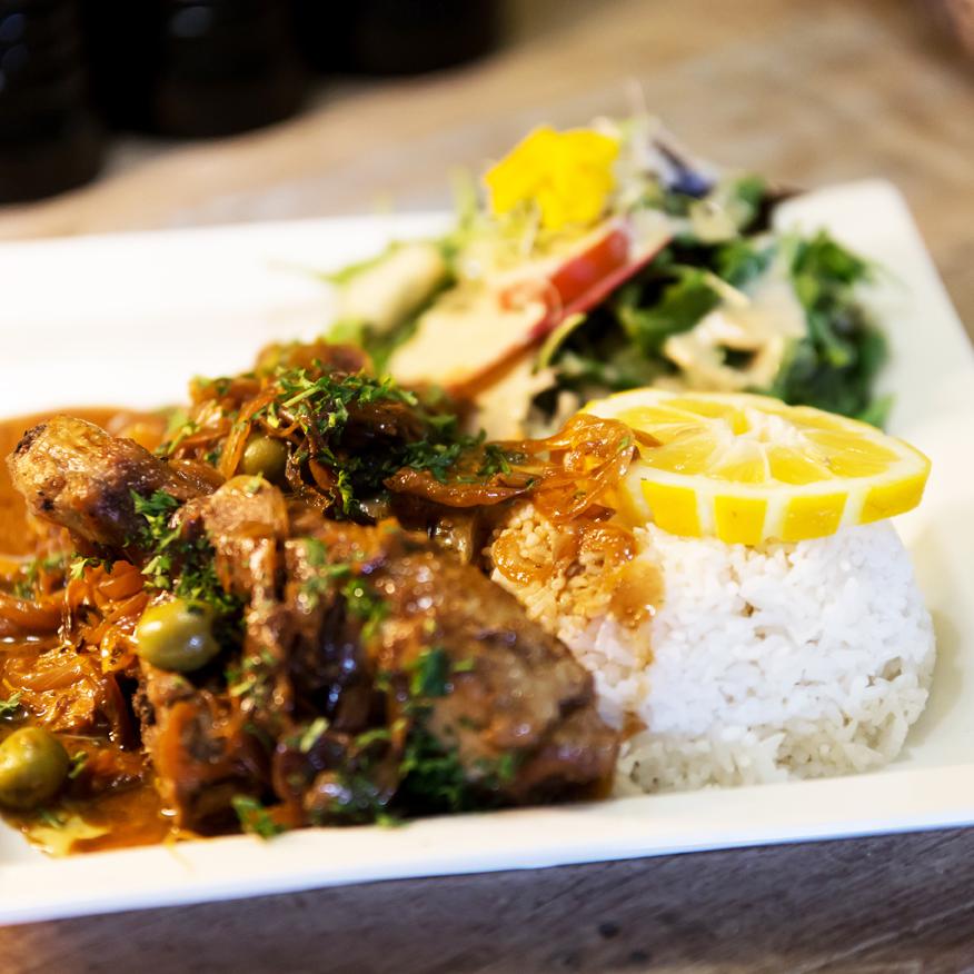 OQG RESTAURANT- PLAINE DES CAFRES - RÉUNION/ Spécialité Africaine : YASSA CHICKEN