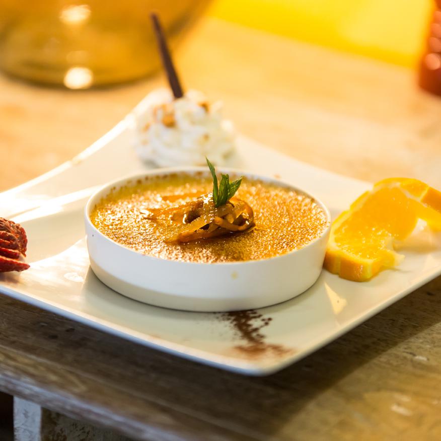 OQG RESTAURANT- PLAINE DES CAFRES - RÉUNION/ Dessert faits maison: Crème brûlée bourbon vanilla