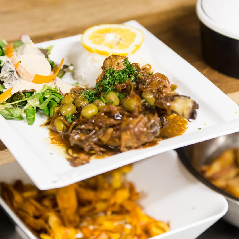 OQG RESTAURANT- PLAINE DES CAFRES - RÉUNION/ Spécialité Africaine : YASSA CHICKEN