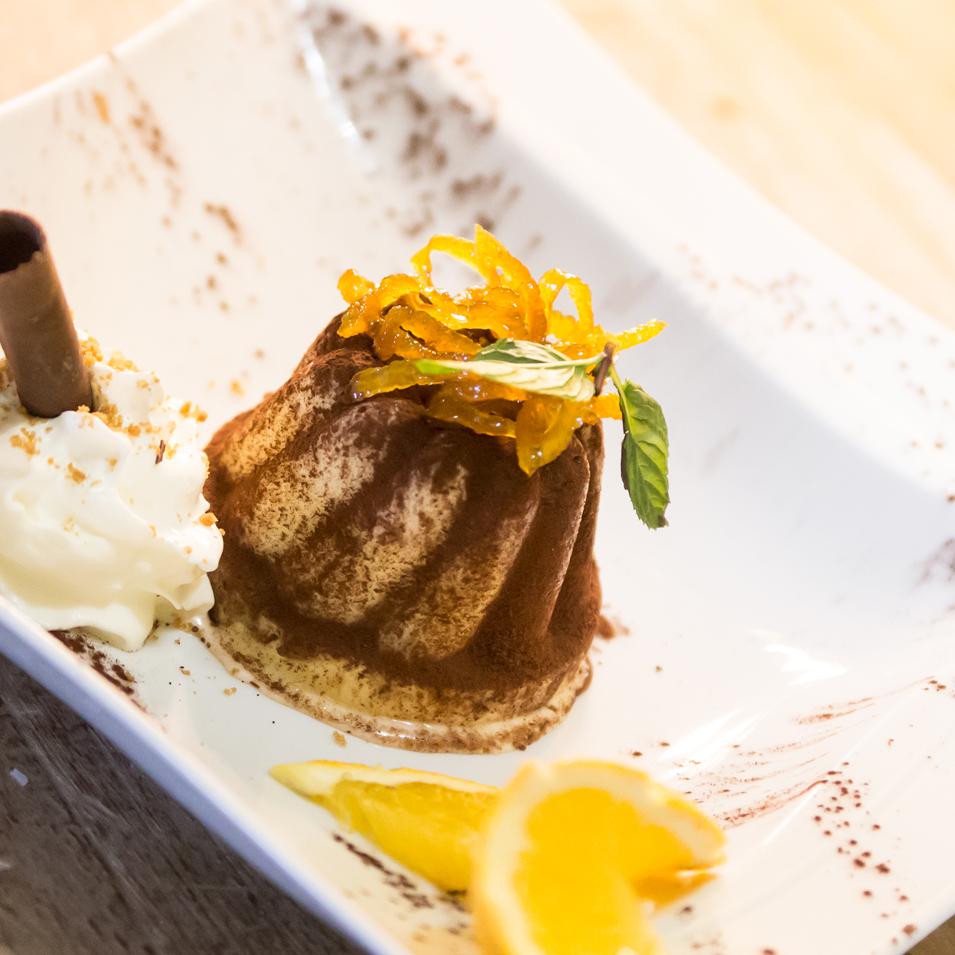 OQG RESTAURANT- PLAINE DES CAFRES - RÉUNION/ Dessert faits maison : Iced Kouglof with raisins and rum